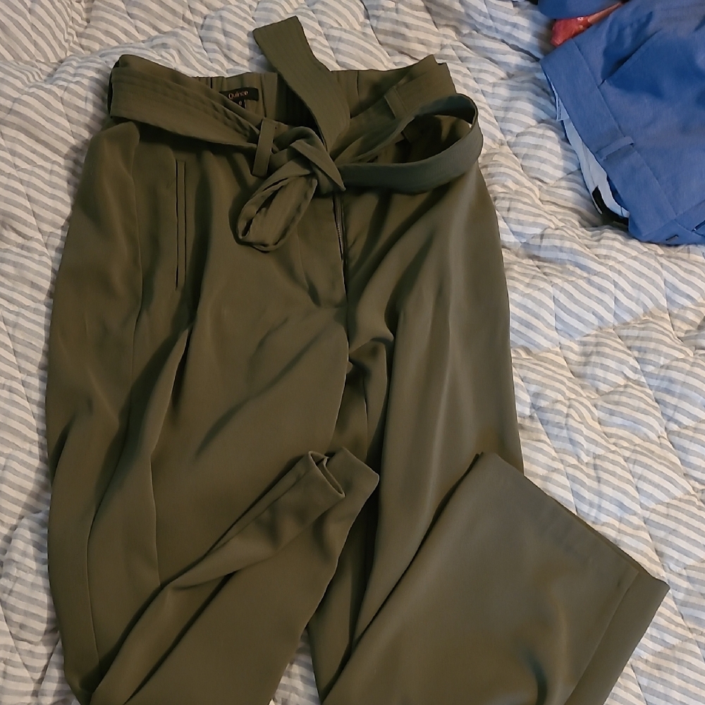 Quince Belted Crepe Crop Olive Green Women's Pants
